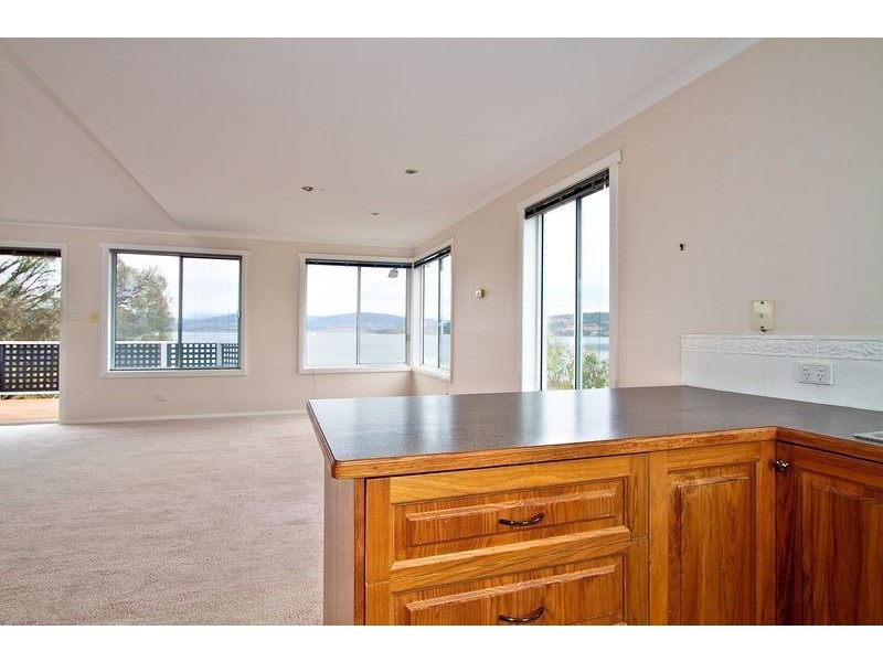2/70 Penna Road, Midway Point TAS 7171