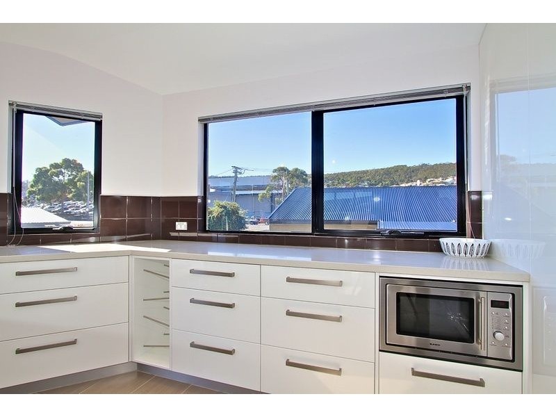 2/275 Clarence Street, Howrah TAS 7018