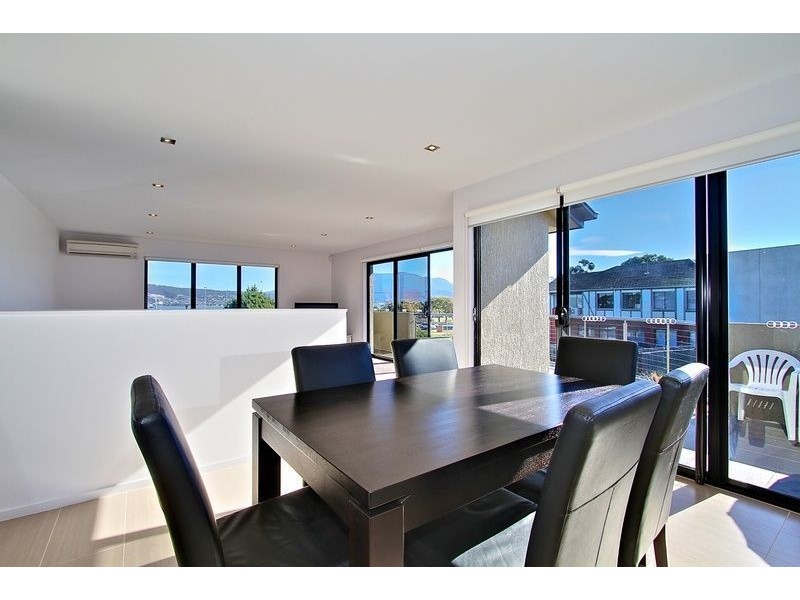 2/275 Clarence Street, Howrah TAS 7018