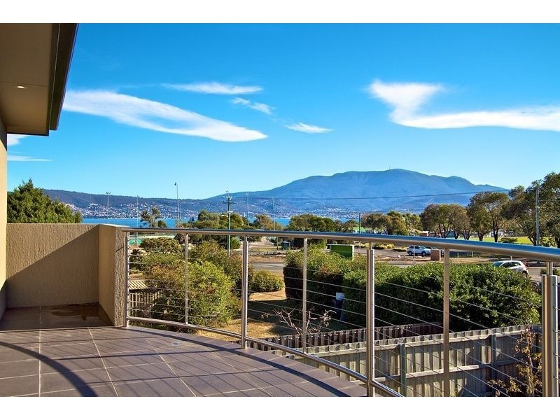 2/275 Clarence Street, Howrah TAS 7018