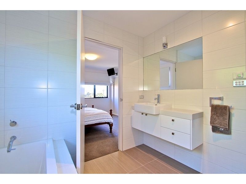 2/275 Clarence Street, Howrah TAS 7018