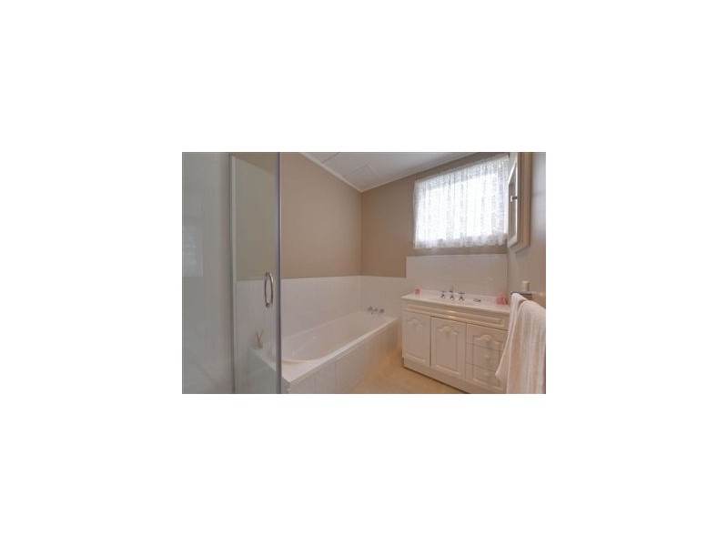 34 Binalong Road, Mornington TAS 7018
