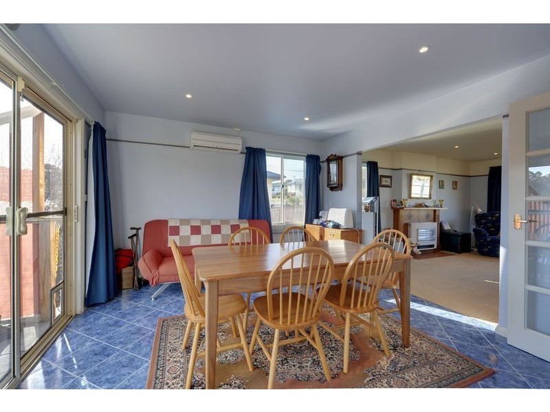 52 Bass Street, Warrane TAS 7018