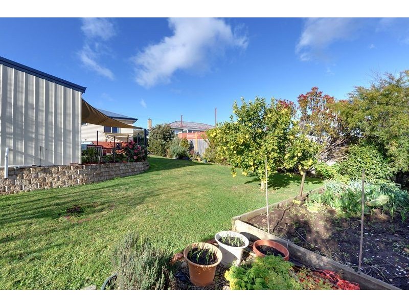 52 Bass Street, Warrane TAS 7018