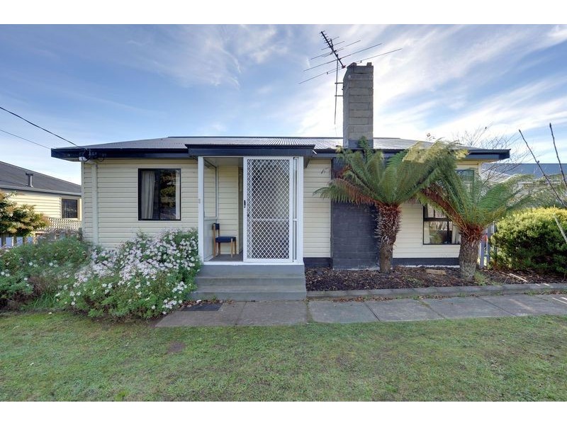 252 Cambridge Road, Warrane TAS 7018