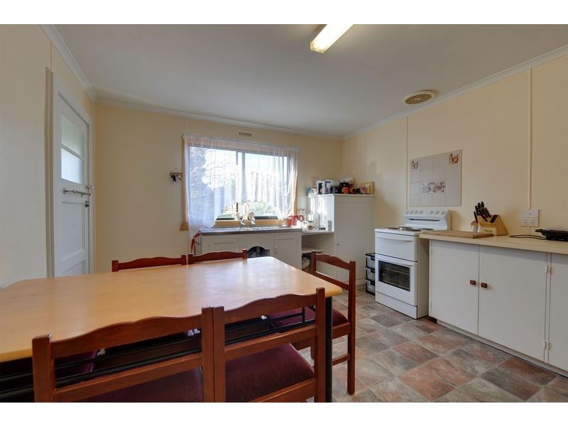 252 Cambridge Road, Warrane TAS 7018