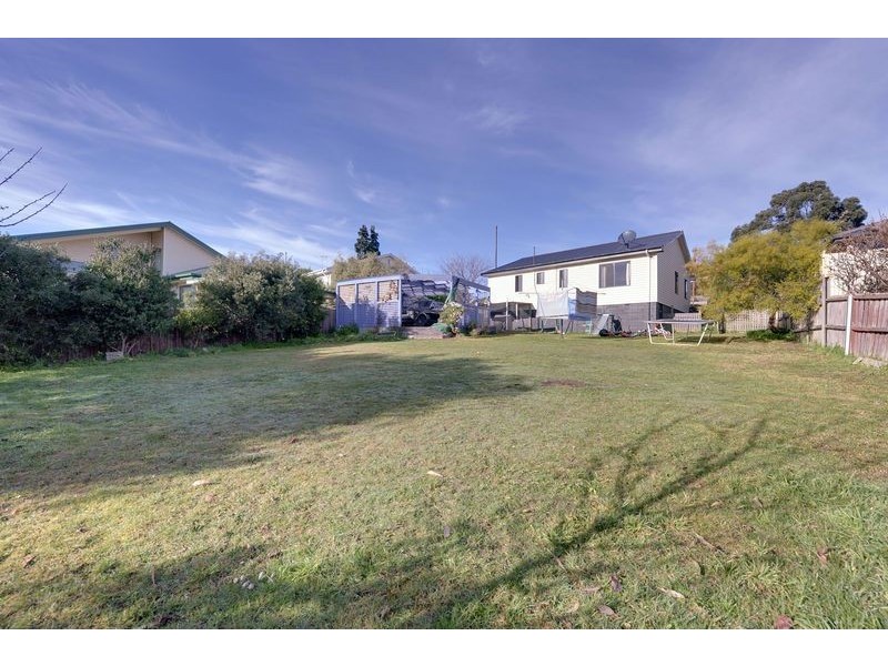 252 Cambridge Road, Warrane TAS 7018
