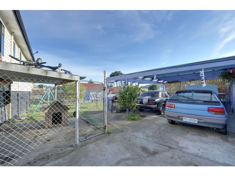 252 Cambridge Road, Warrane TAS 7018