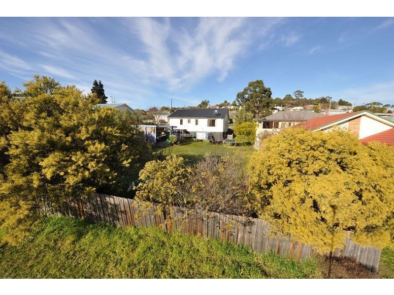 252 Cambridge Road, Warrane TAS 7018