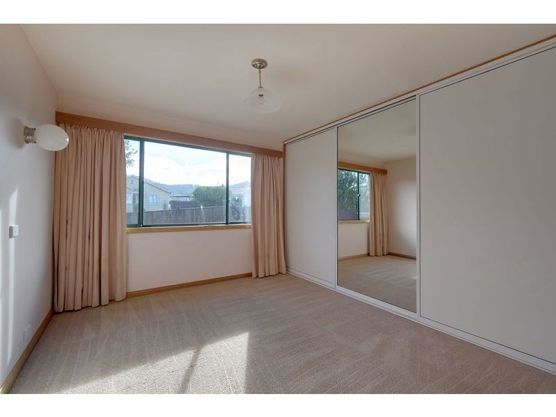 17d Amundsen Crescent, Warrane TAS 7018