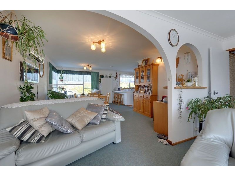 20 Duntroon Drive, Rokeby TAS 7019