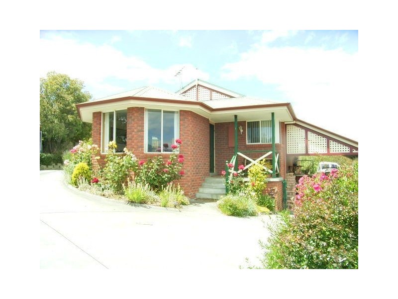 Unit 1/18 Excalibur Place, Lindisfarne TAS 7015