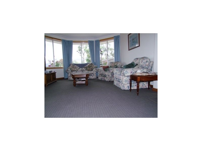 Unit 1/18 Excalibur Place, Lindisfarne TAS 7015