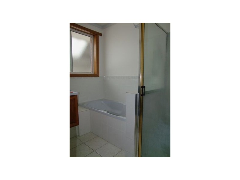 Unit 1/18 Excalibur Place, Lindisfarne TAS 7015