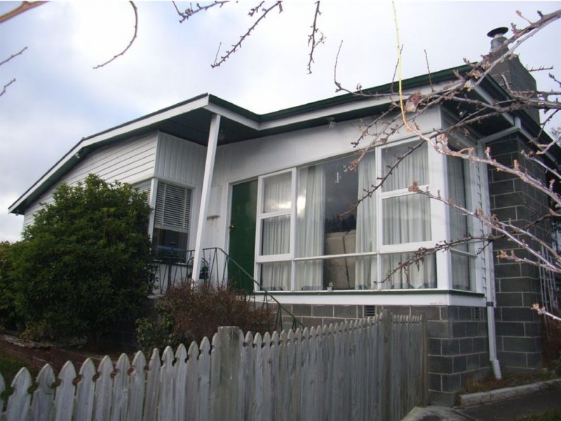 2 Currajong Street, Mornington TAS 7018
