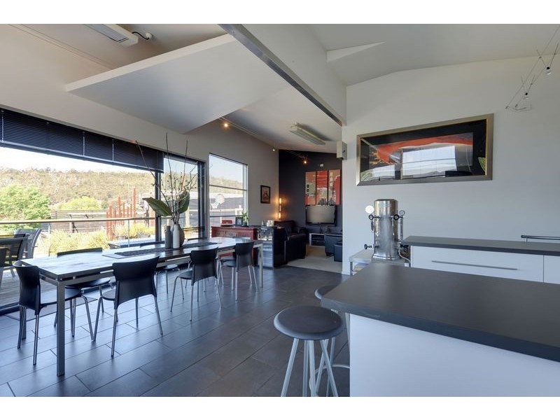 11 Bishop Street, New Town TAS 7008