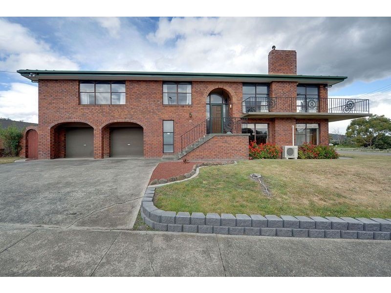 19 Salacia Avenue, Howrah TAS 7018