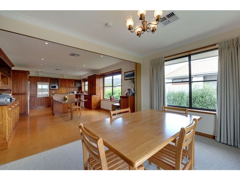 19 Salacia Avenue, Howrah TAS 7018