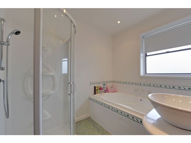 19 Salacia Avenue, Howrah TAS 7018