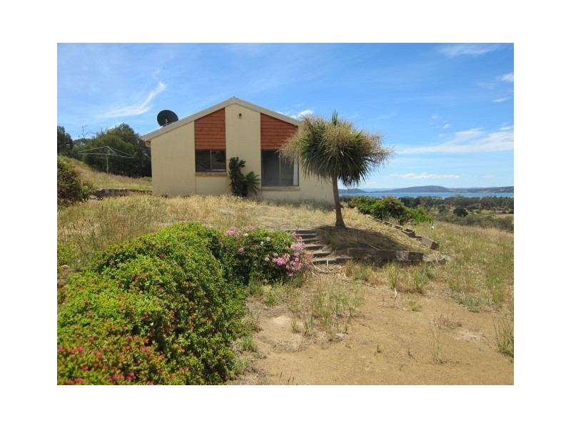 83 Roaring Beach Road, South Arm TAS 7022