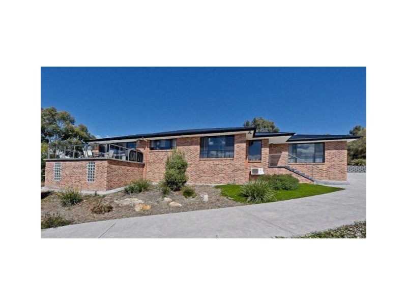 8 Wassell Place, Lindisfarne TAS 7015