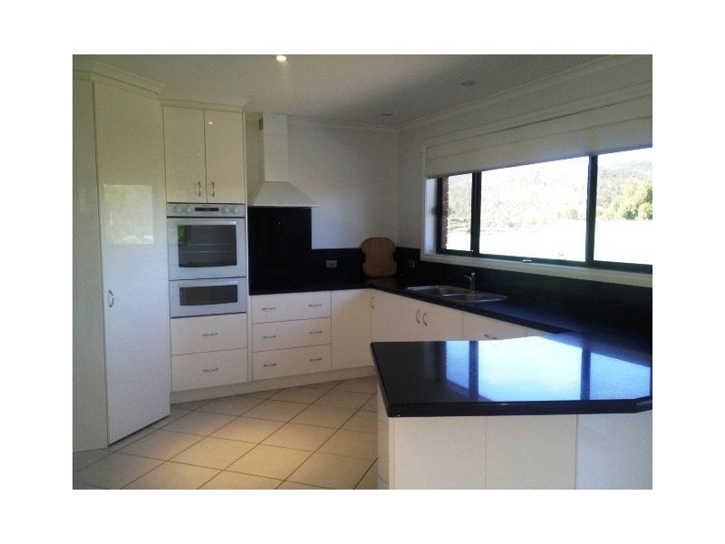 8 Wassell Place, Lindisfarne TAS 7015