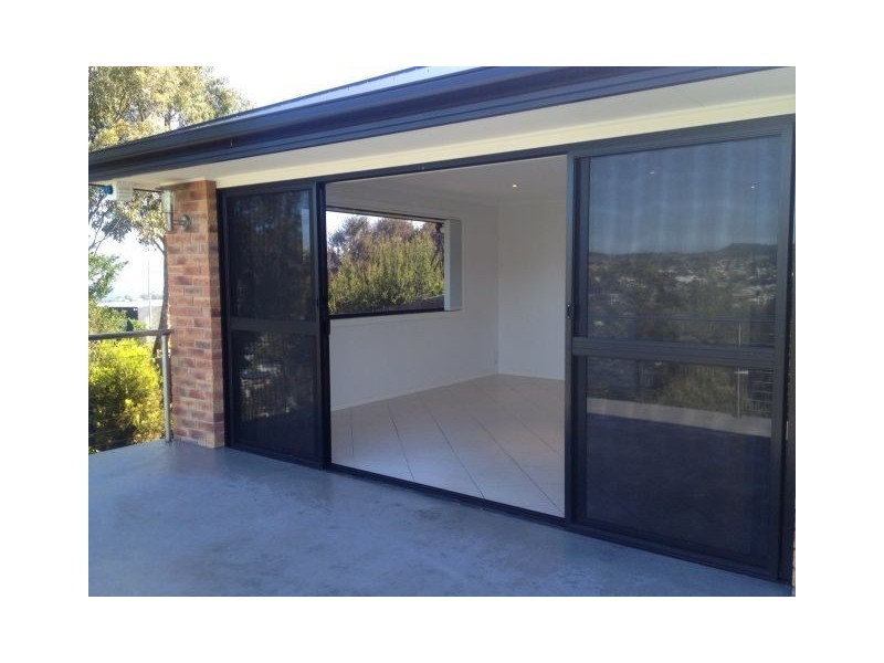 8 Wassell Place, Lindisfarne TAS 7015