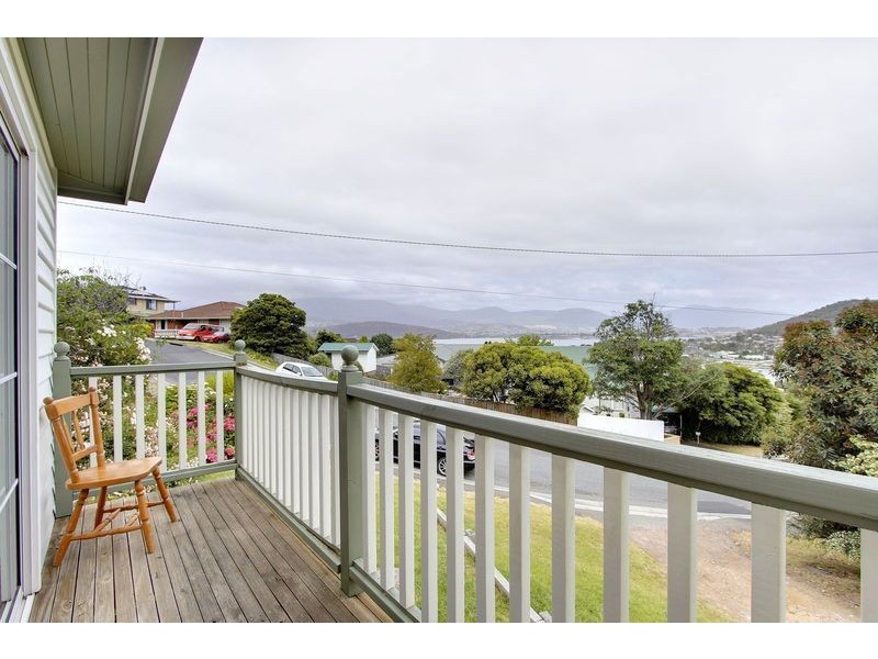 51 Loatta Road, Rose Bay TAS 7015