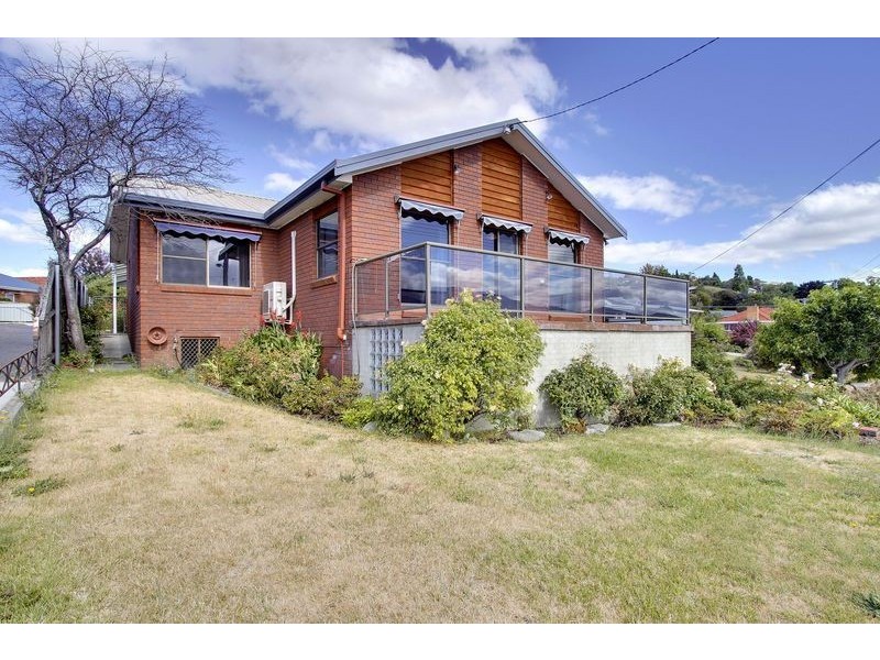 46 Esplanade, Lindisfarne TAS 7015