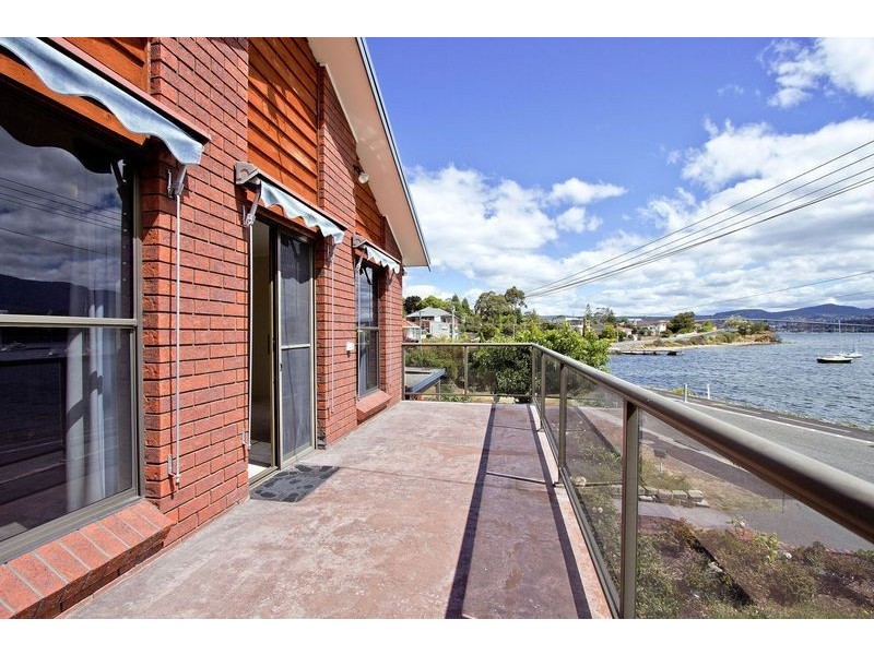 46 Esplanade, Lindisfarne TAS 7015