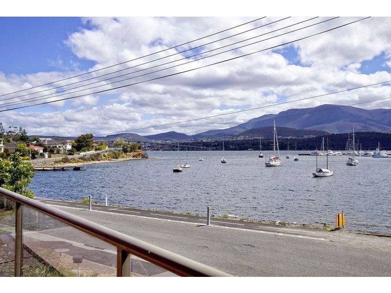 46 Esplanade, Lindisfarne TAS 7015