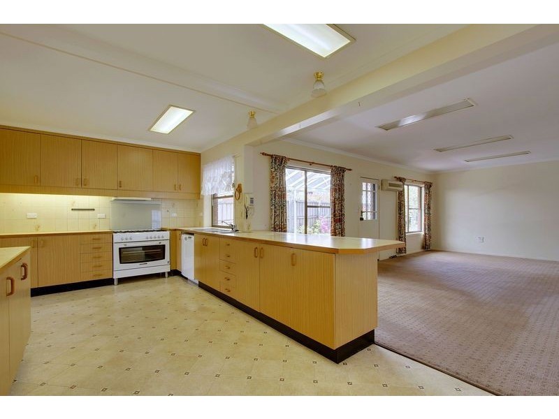 46 Esplanade, Lindisfarne TAS 7015