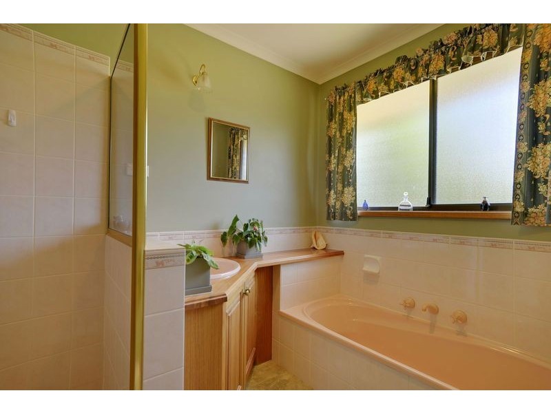 8 Hay Street, Seven Mile Beach TAS 7170