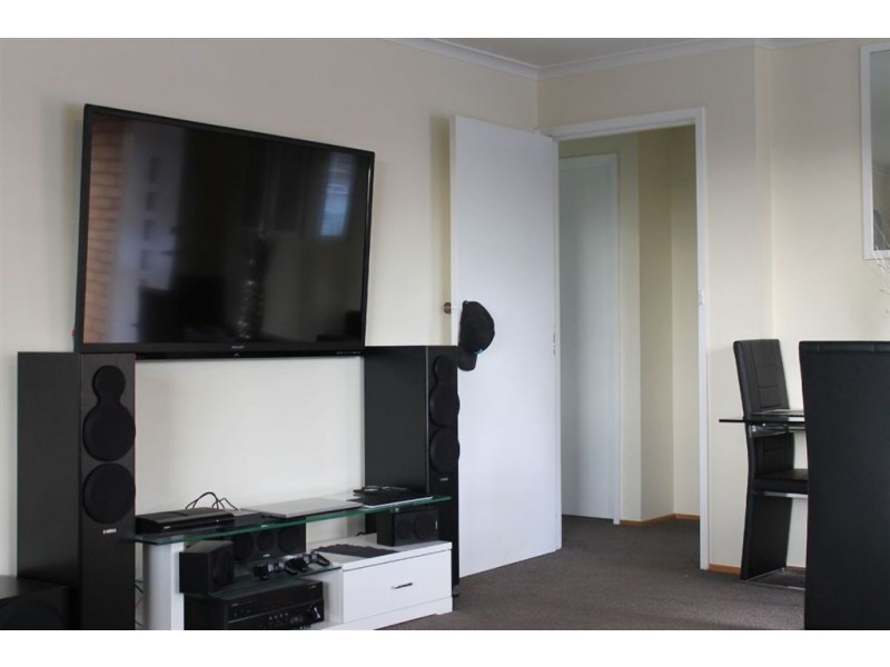 1/8 Paringa Road, Glenorchy TAS 7010