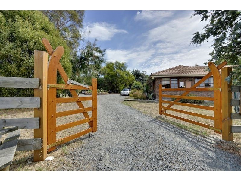 137 Seven Mile Beach Road, Seven Mile Beach TAS 7170