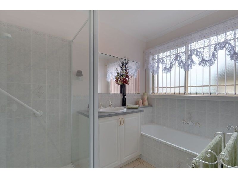 1/4-6 Katrina Court, Lindisfarne TAS 7015