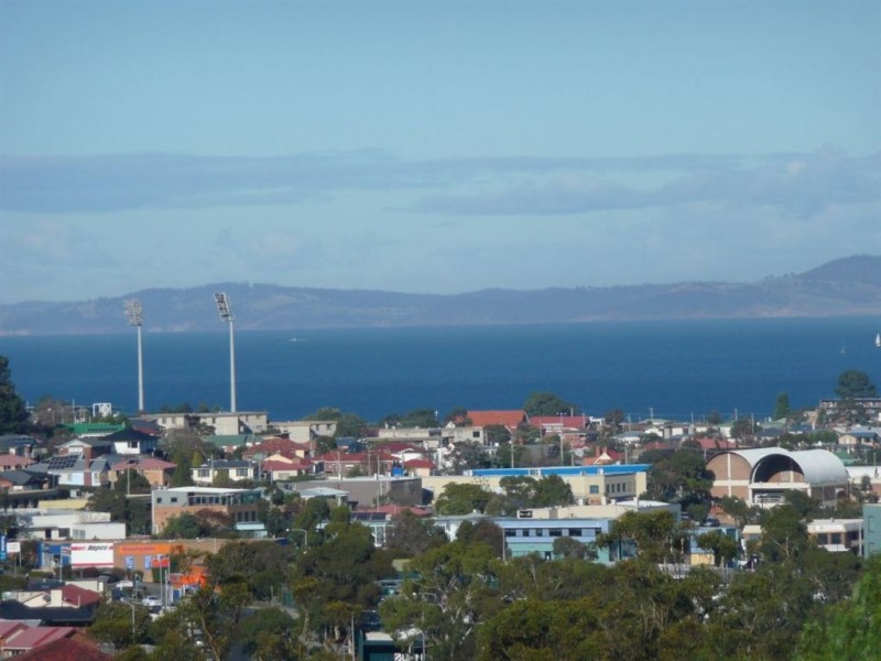 7 Coolac Court, Lindisfarne TAS 7015