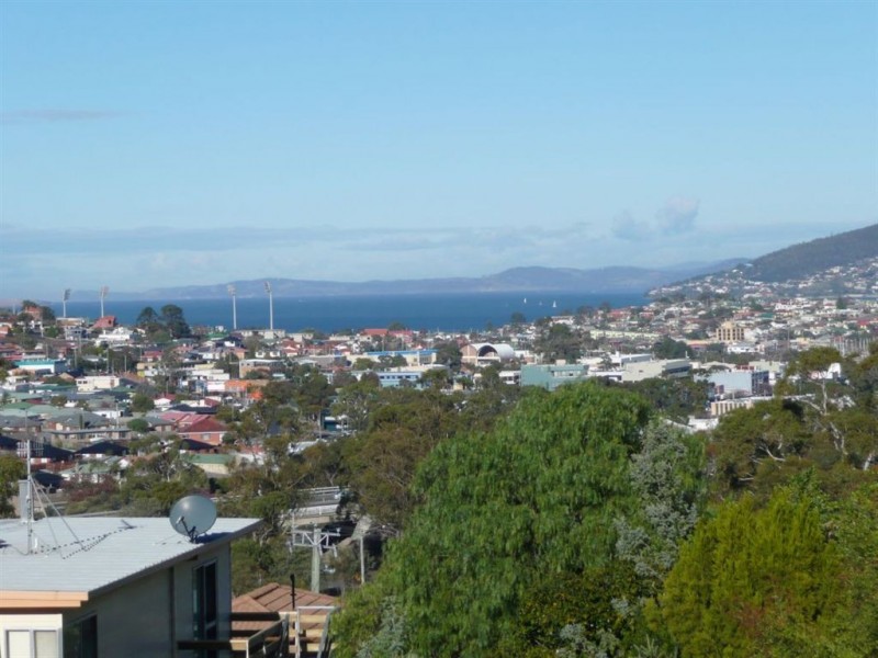 7 Coolac Court, Lindisfarne TAS 7015