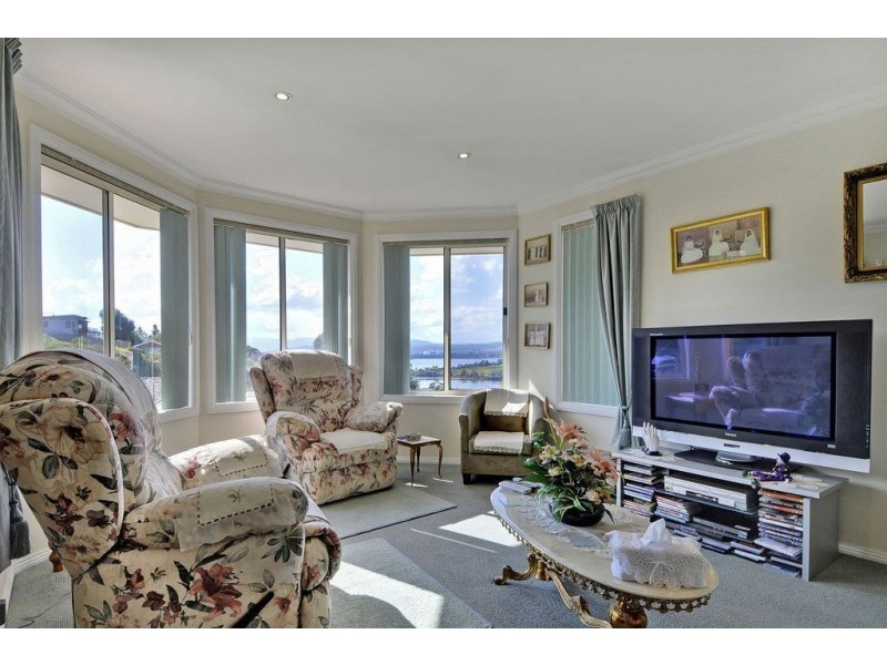 5 Gould Crescent, Rosetta TAS 7010