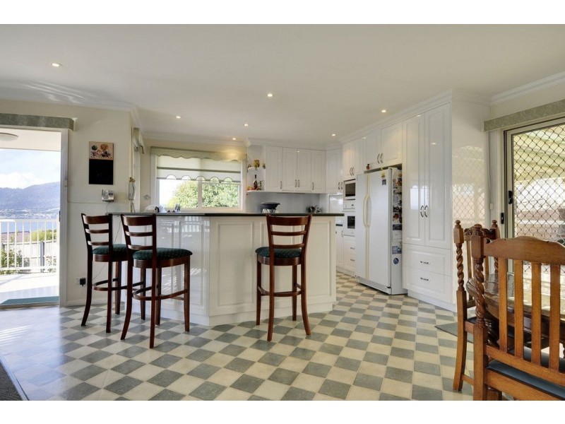 5 Gould Crescent, Rosetta TAS 7010