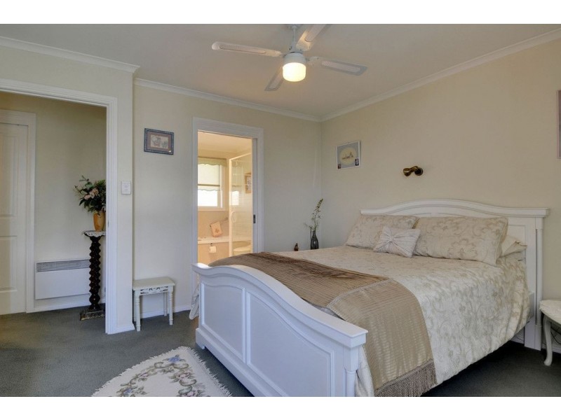 5 Gould Crescent, Rosetta TAS 7010