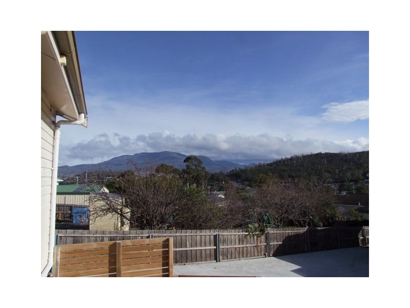 1/4 La Perouse Street, Warrane TAS 7018