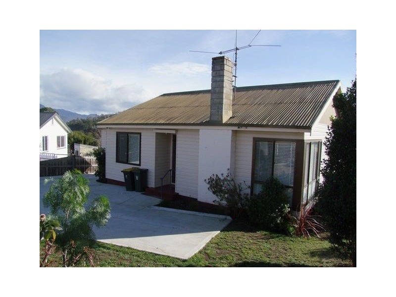 1/4 La Perouse Street, Warrane TAS 7018