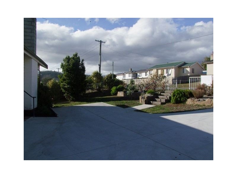 1/4 La Perouse Street, Warrane TAS 7018