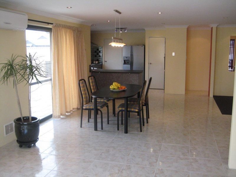 107 Aurora Drive, Atwell WA 6164