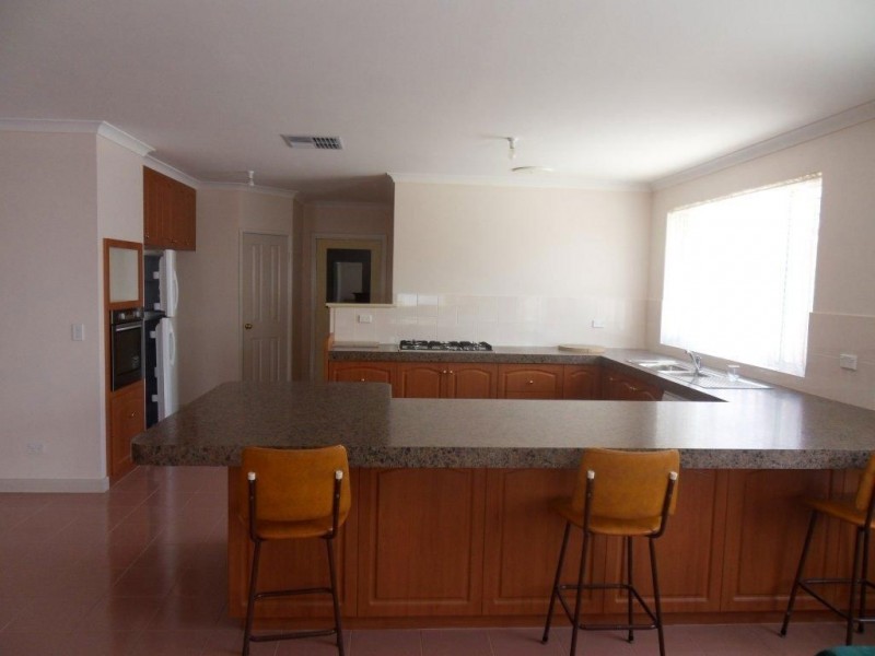 227 Warton Road, Thornlie WA 6108