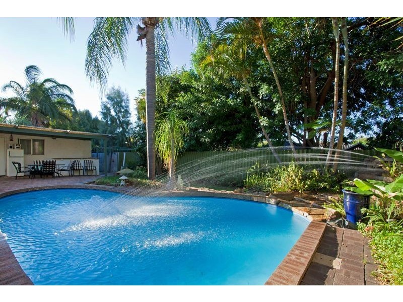 43 Sutherland Drive, Thornlie WA 6108