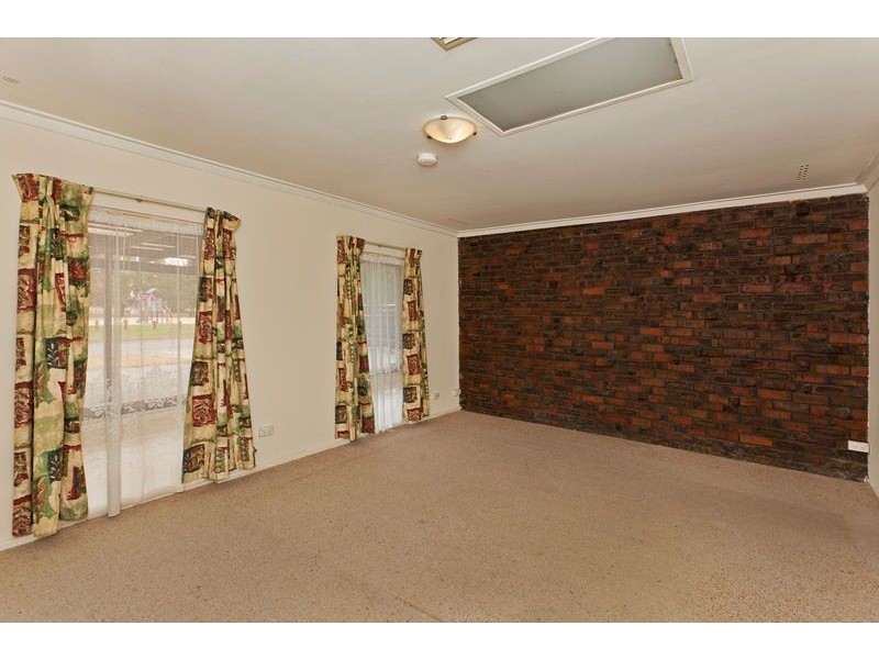 13 Nardoo Way, Maddington WA 6109