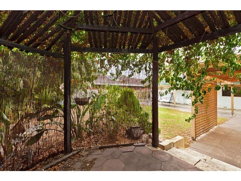 13 Nardoo Way, Maddington WA 6109