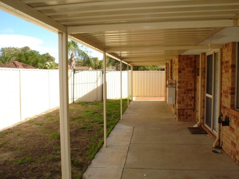 15/13 Cedar Way, Maddington WA 6109